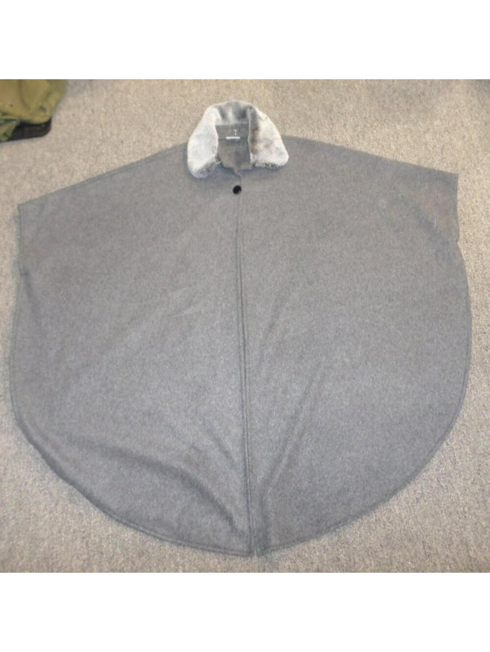 DESIGNER PRESTON & YORK POLYESTER BLEND ZIP FAUX FUR COLLAR GRAY PONCHO ONE SIZE